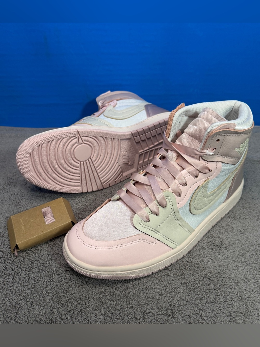 Jordan 1 high
W MM 
Brand new - Picture 2 of 14